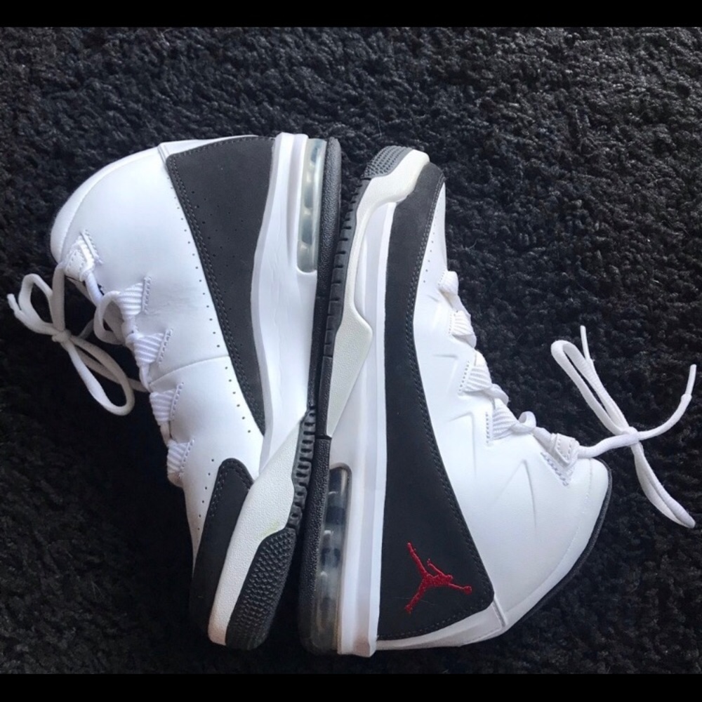 🌼NEW🌼JORDAN AIR DELUXE SNEAKERS